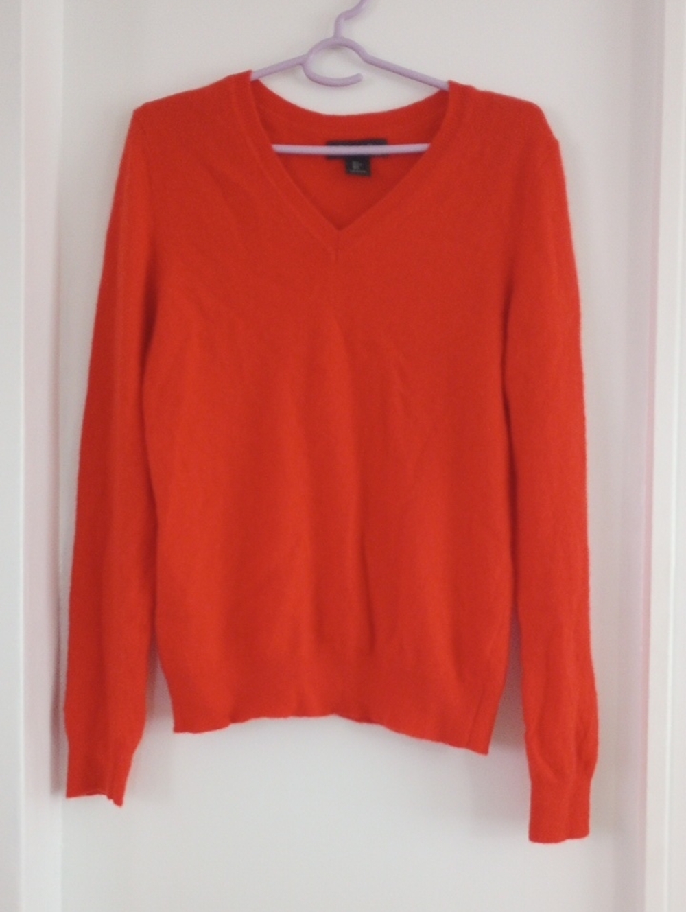 Tahari 100% Cashmere V-Neck Sweater in Orange Size L